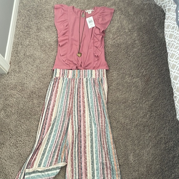 Brand new super cute outfit with locket necklace! - Picture 3 of 5